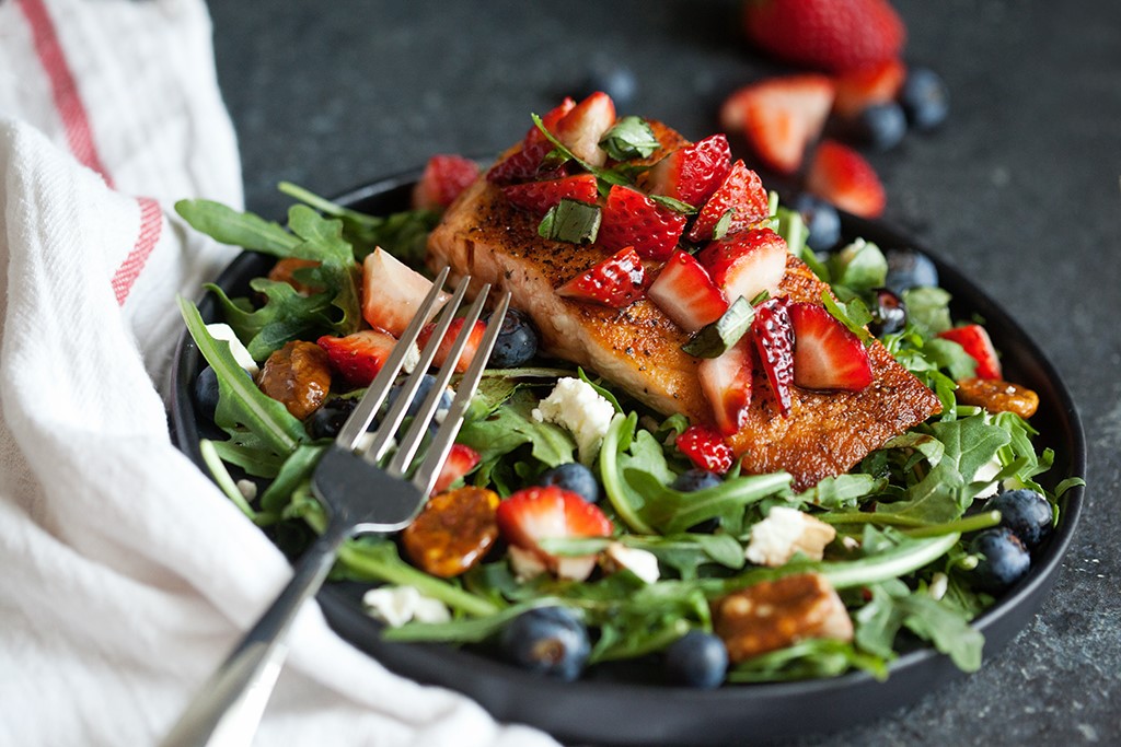Seared Salmon Salad with Strawberry-Basil Relish